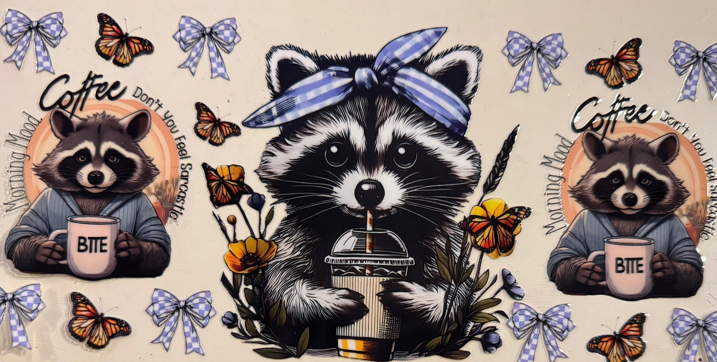914 RACCOON DRINKING BITE COFFEE