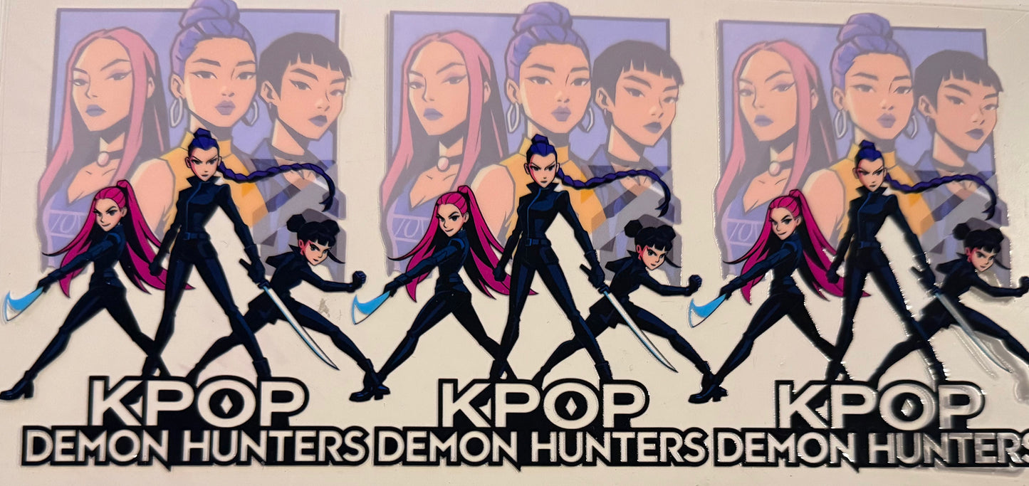 918 K POP DEMON HUNTERS IN BLACK W/BACKGROUND IMAGE