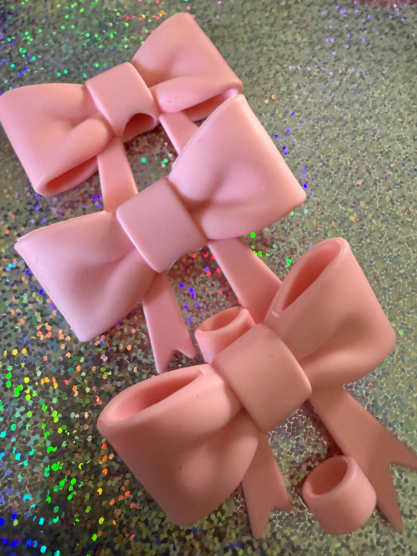 SILICONE BOW STRAW TOPPER